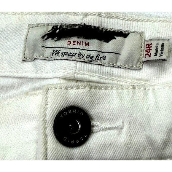 Torrid Boyfriend Jeans Distressed White Wash 24R - Picture 10 of 15